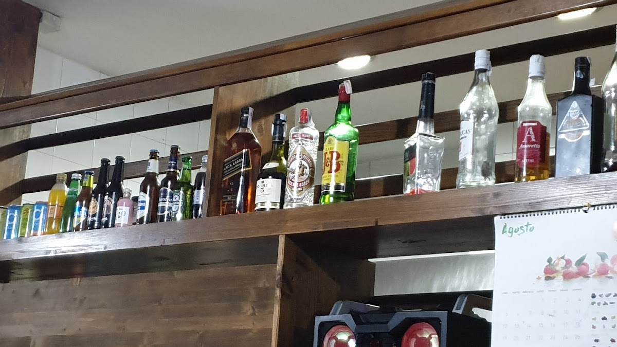 Fusión Vinos y Tapas