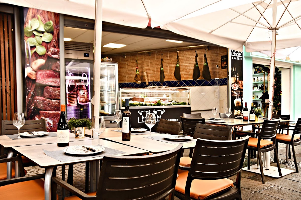 Longo Steak House