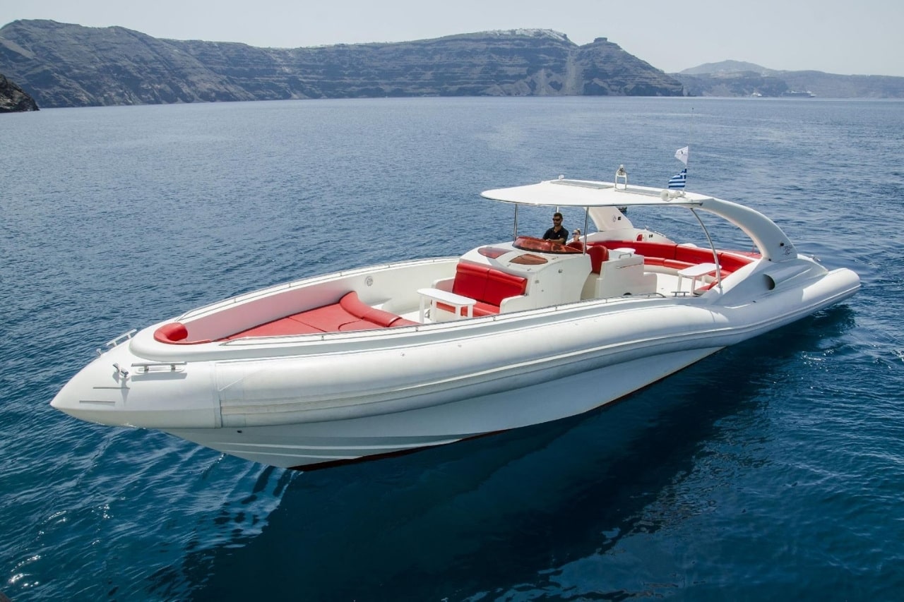 Opera 60 — Exclusive 3h motorboat trip with a skipper